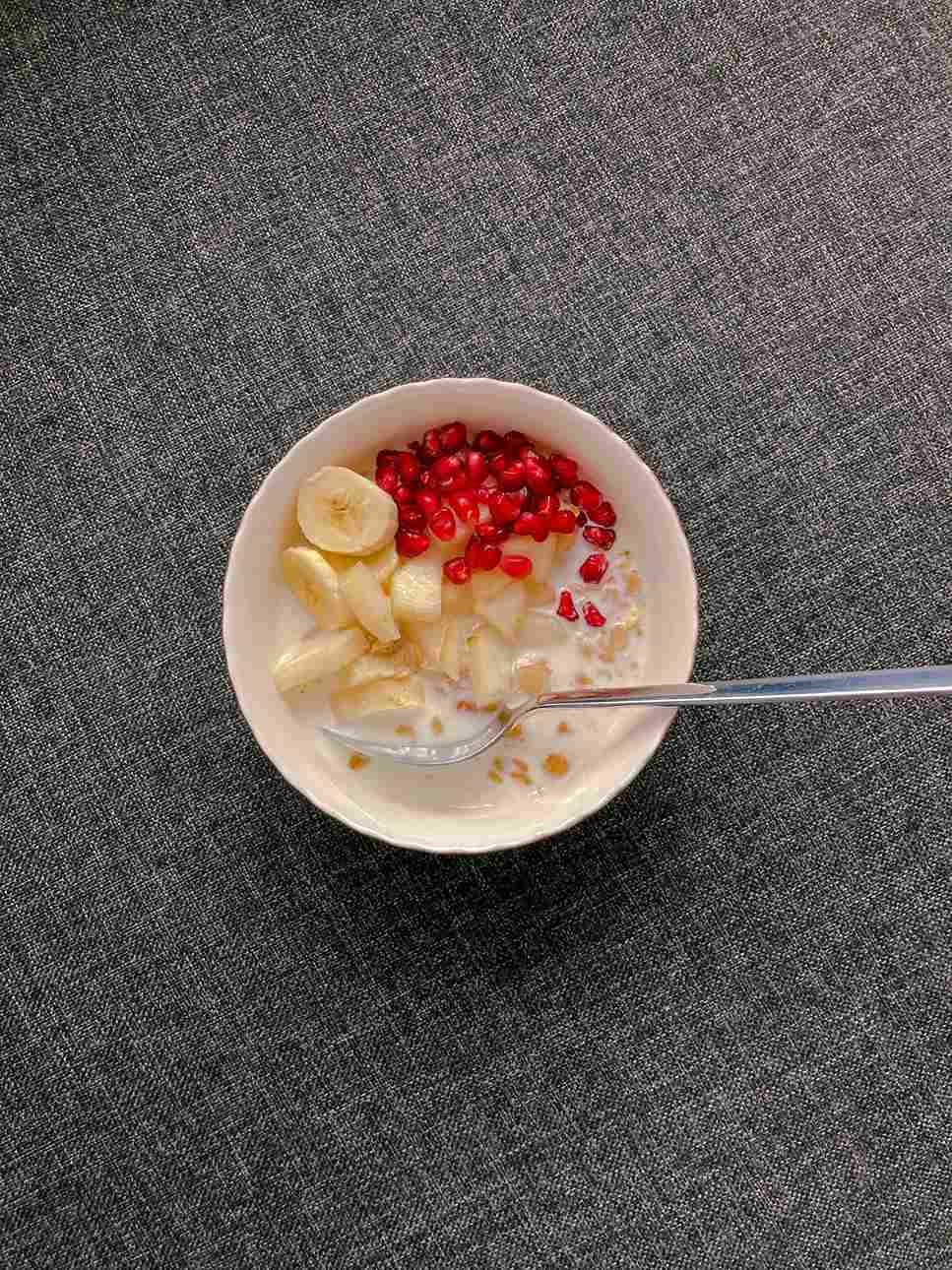 Healthy oatmeal bowl with banana slices